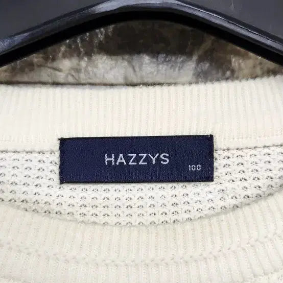 [BUNJANG] Hazzys White Stripe Round Neck T-Shirt (Size 100) / 헤지스 화이트 스트라이프 100