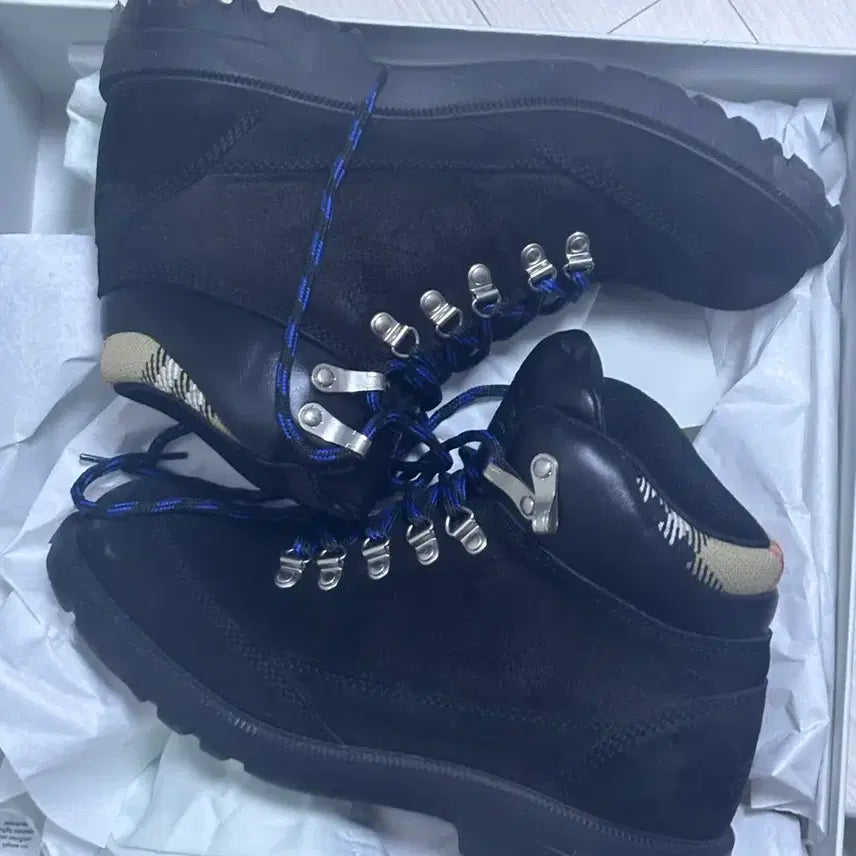 [BUNJANG] Burberry Lace-Up Suede Hiking Boots Black / 버버리 레이스업 스웨이드 하이킹부츠 블랙 40