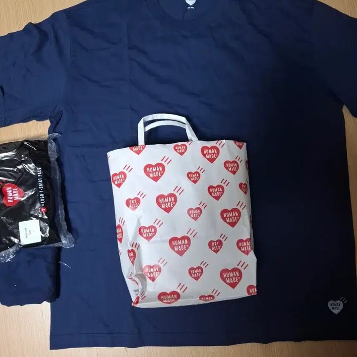 [BUNJANG] Human Made Navy Logo T-Shirt with Shopping Bag / 휴먼메이드 네이비 티셔츠 + 쇼핑백