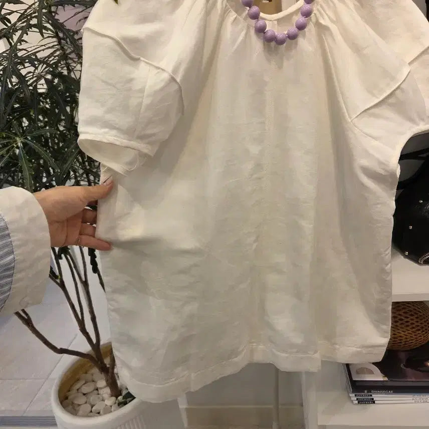 [BUNJANG] AT THE VERY BIEGE Linen Blend Balloon Sleeve Blouse / 엣더베이글 벌룬 소매 린넨 블라우스