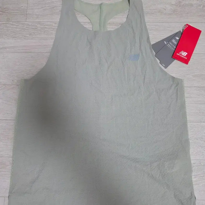 [BUNJANG] New Balance RC Ultra Air Running Singlet - Light Khaki (L) / [L, 새제품]뉴발란스 RC 울트라 에어 러닝 싱글렛 - 라이트 카키