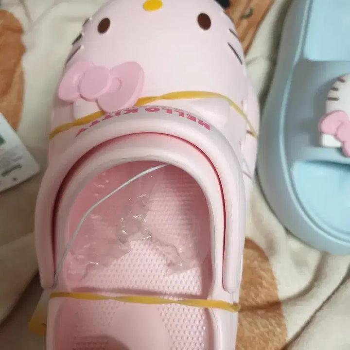 [BUNJANG] Hello Kitty Pink Crocs Slippers 240mm / 240 분홍 키티 크록스 슬리퍼