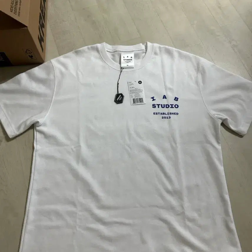 [BUNJANG] IAPP Studio 26SS T-Shirt New / 아이앱스튜디오 26ss 반팔 새상품