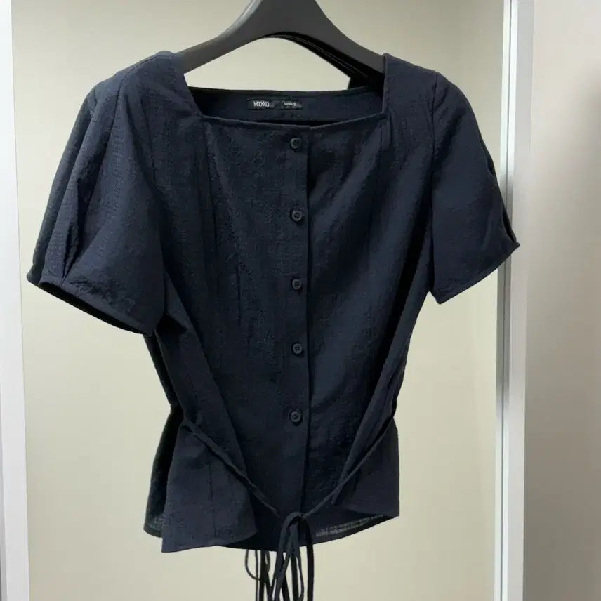 [BUNJANG] MIXXO Square Neck Short Sleeve Blouse / [사이즈s90]미쏘 스퀘어넥 반팔 블라우스|블라우스|반팔|에이블리