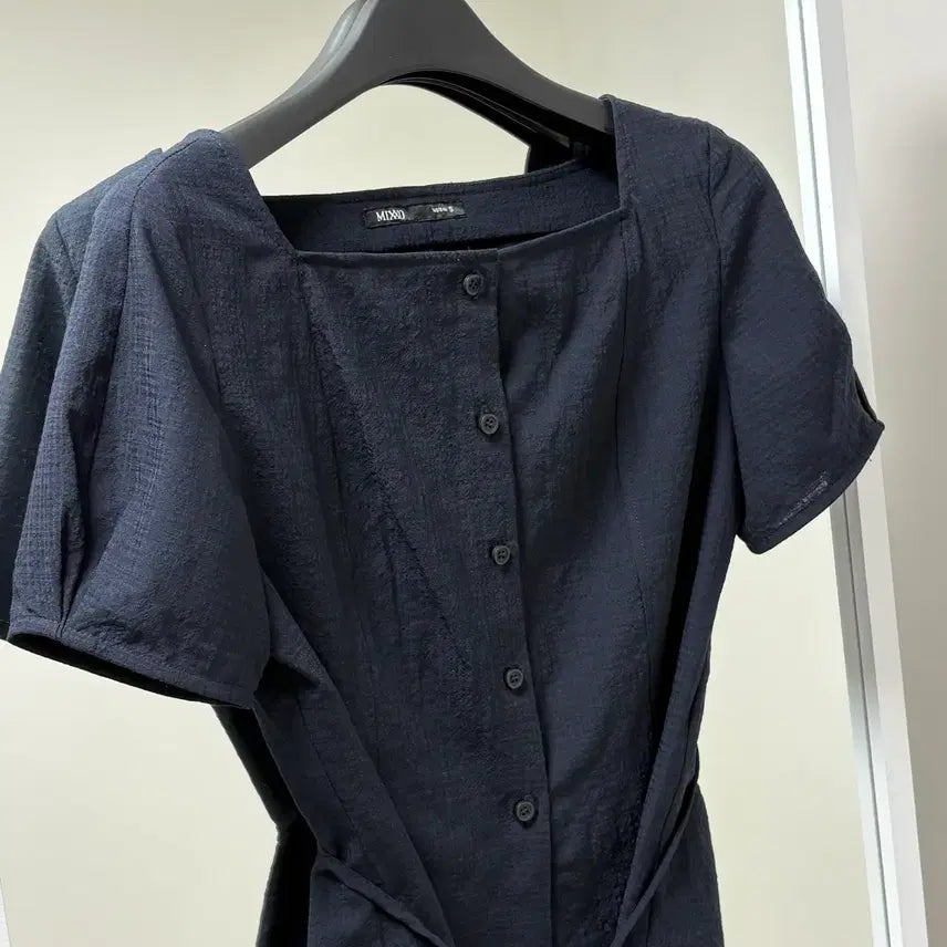 [BUNJANG] MIXXO Square Neck Short Sleeve Blouse / [사이즈s90]미쏘 스퀘어넥 반팔 블라우스|블라우스|반팔|에이블리