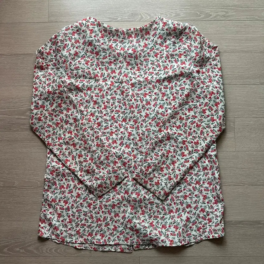 [BUNJANG] Slowand Self-Produced Flower Pattern Pearl Button Blouse / 슬로우앤드 자체제작 블라우스