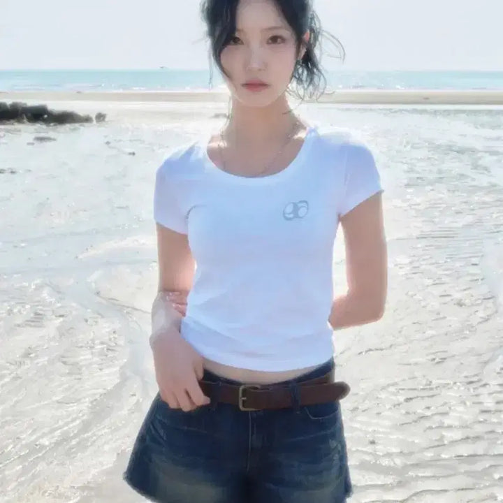 [BUNJANG] AZON U Neck Tee White / 실사) 애즈온 유넥티 U NECK TEE 화이트