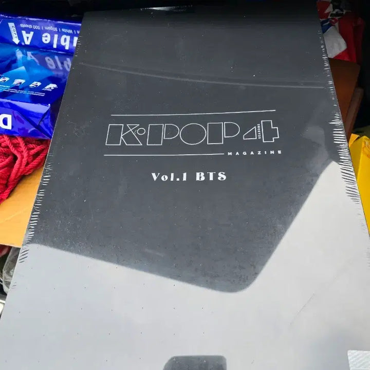 [BUNJANG] BTS K-Pop Seasons Vol.1 Magazine (Sealed) / BTS 한정판 K팝 포 시즌스 Vol.1 BTS 매거진 미개봉