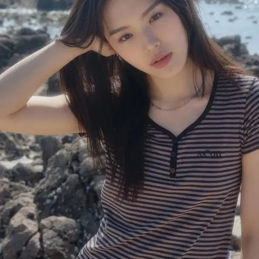 [BUNJANG] AZON Candy Stripe T-Shirt Black / 실사) 애즈온 캔디 스트라이프 티 블랙