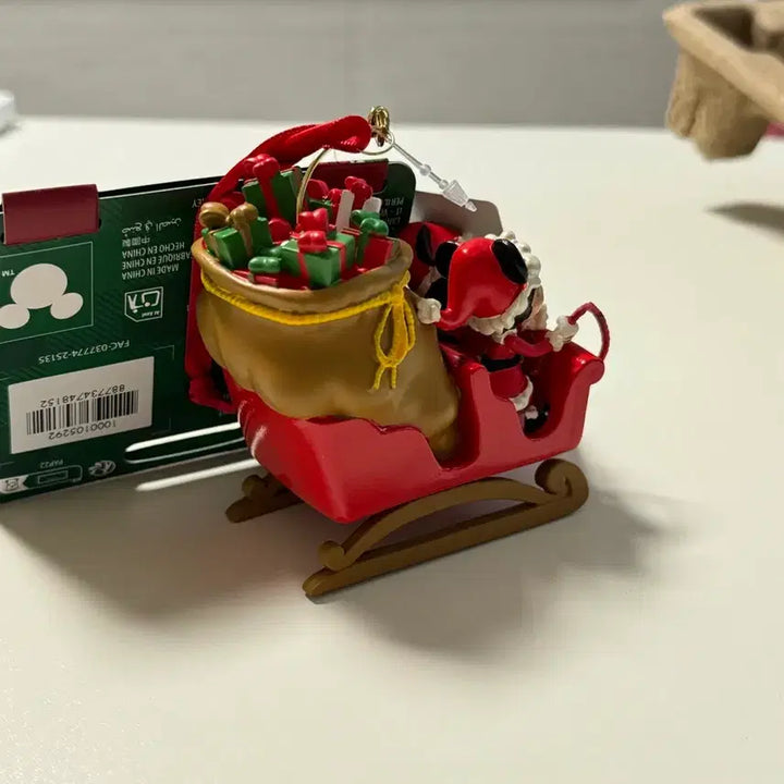 [BUNJANG] Disney Mickey Mouse &amp; Minnie Mouse Santa Sleigh Ornament / 디즈니 미키 미니 산타 썰매 오너먼트