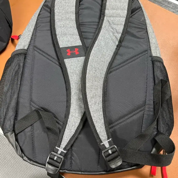 [BUNJANG] Under Armour Hustle Backpack New / 언더아머 허슬 백팩 새상품