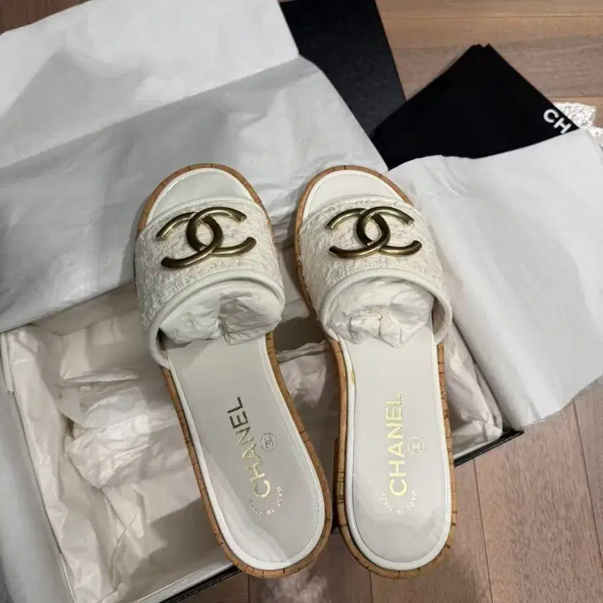 [BUNJANG] Chanel Cork Slides White / 샤넬 코르크 슬리퍼 화이트