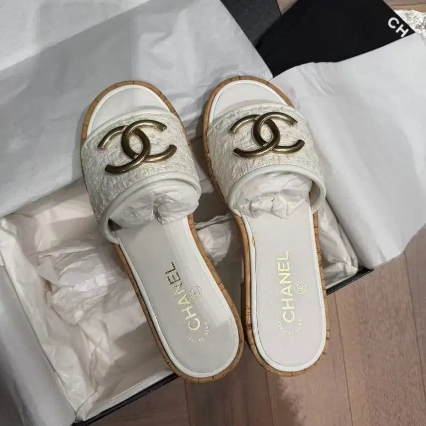 [BUNJANG] Chanel Cork Slides White / 샤넬 코르크 슬리퍼 화이트