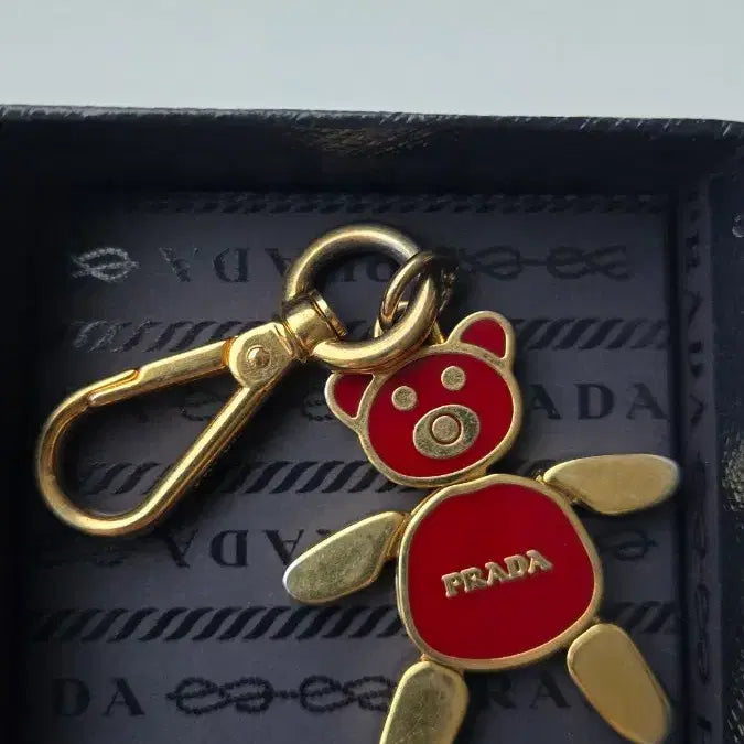 [BUNJANG] Prada Teddy Bear Charm Gold/Red / 프라다 곰돌이 키링 골드/레드