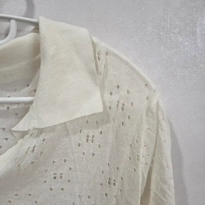 [BUNJANG] Baneike Perforated Knit Top / 반에이크 펀칭 니트