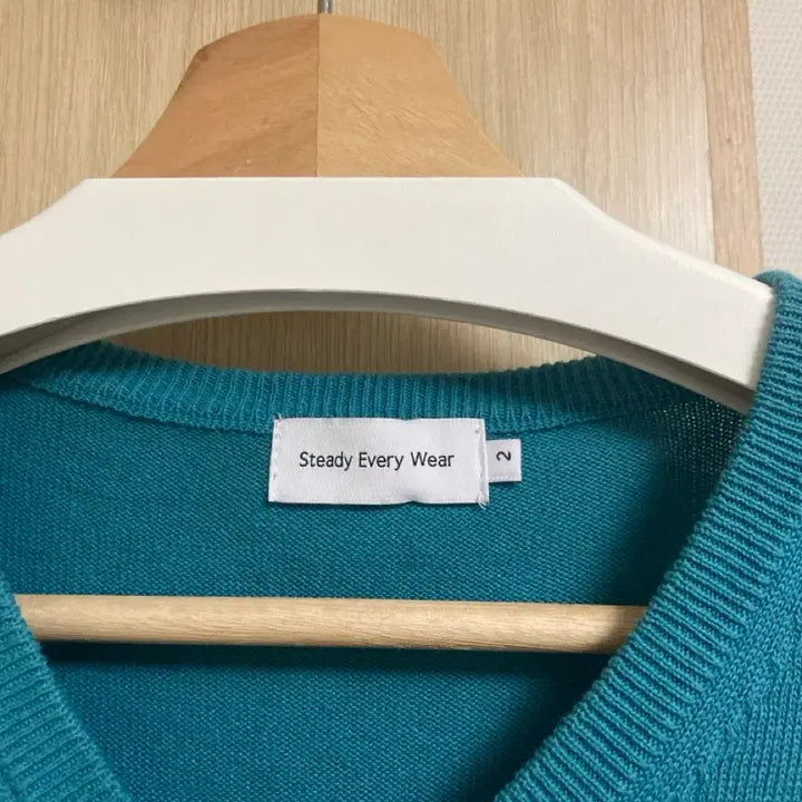 [BUNJANG] Steady Everywear Cotton V-Neck Knit Turquoise Size 2 / 스테디에브리웨어 코튼브이넥니트 터콰이즈 2사이즈