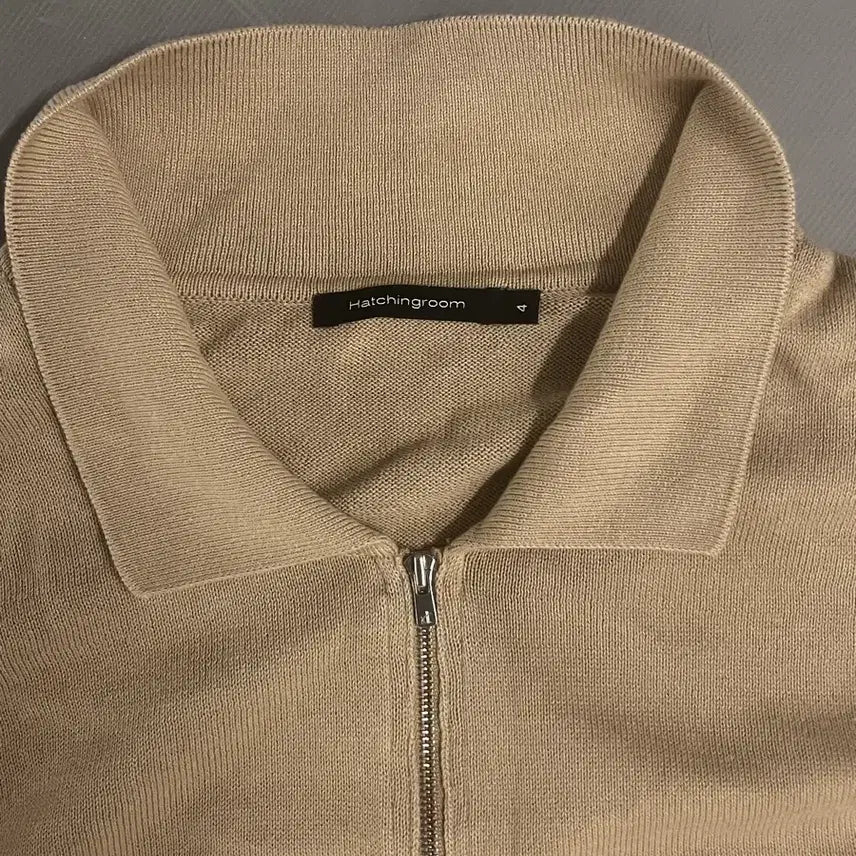 [BUNJANG] Hatching Room Half-Neck Short-Sleeve Knit Beige Size 4 / 헤칭룸 하프넥 반팔니트 베이지 4 판매