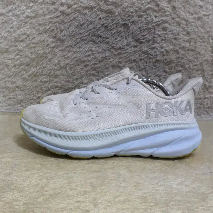 [BUNJANG] Hoolool-Guje Used Sneakers Size 260-270 / 후루룩구제 270 호카 운동화 중고 신발 260502