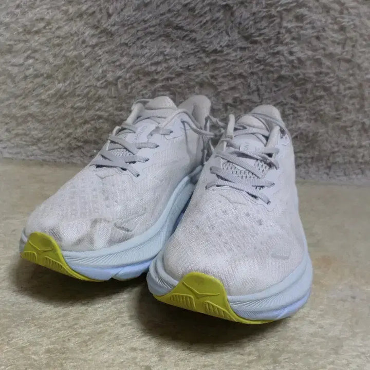 [BUNJANG] Hoolool-Guje Used Sneakers Size 260-270 / 후루룩구제 270 호카 운동화 중고 신발 260502