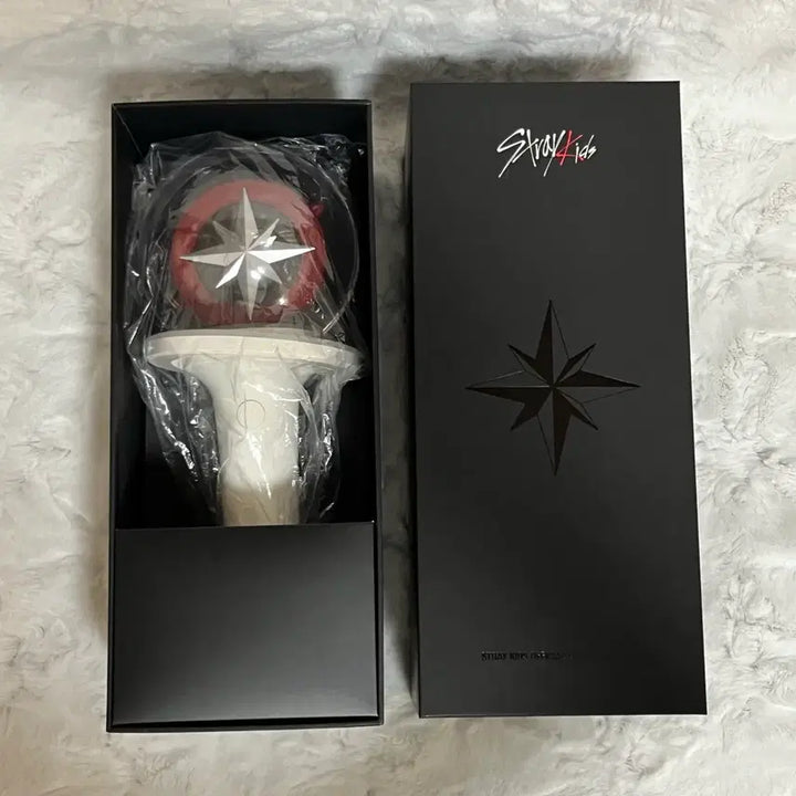[BUNJANG] Stray Kids Official Lightstick Ver. 2 Unsealed / Stray Kids 공식 응원봉 ver.2 개봉