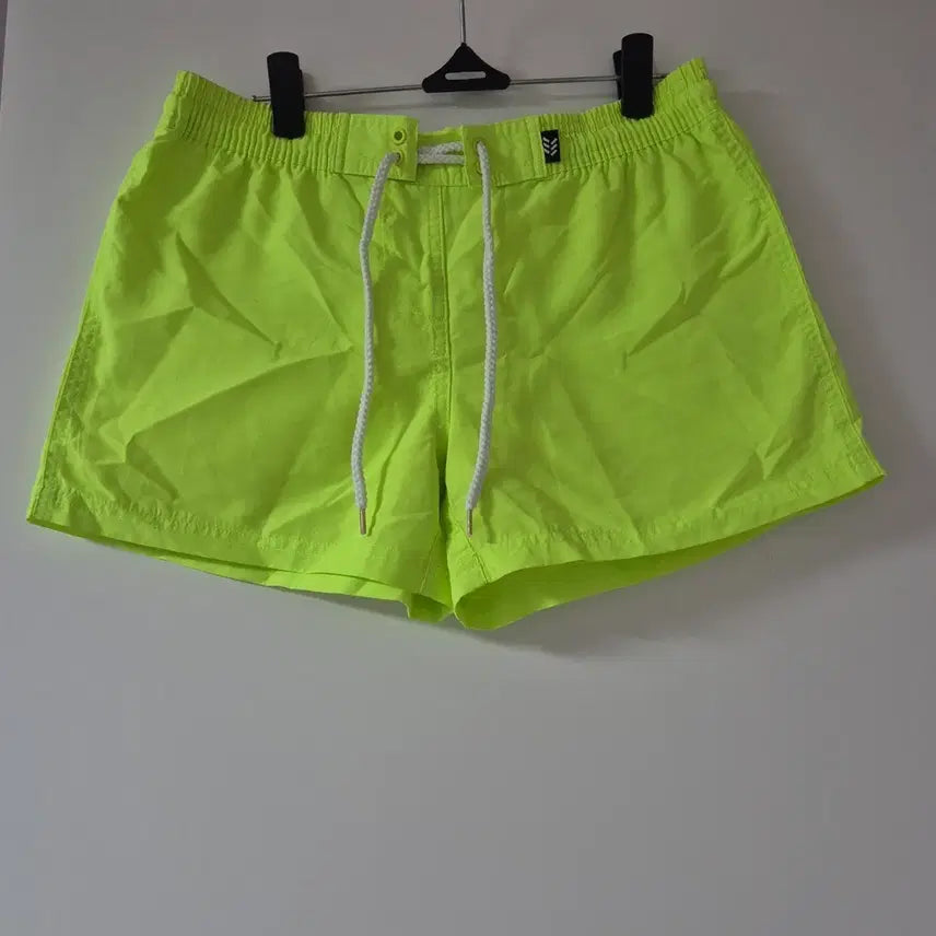 [BUNJANG] Fluorescent Green Swim Shorts / 형광 연두색 물놀이용 반바지