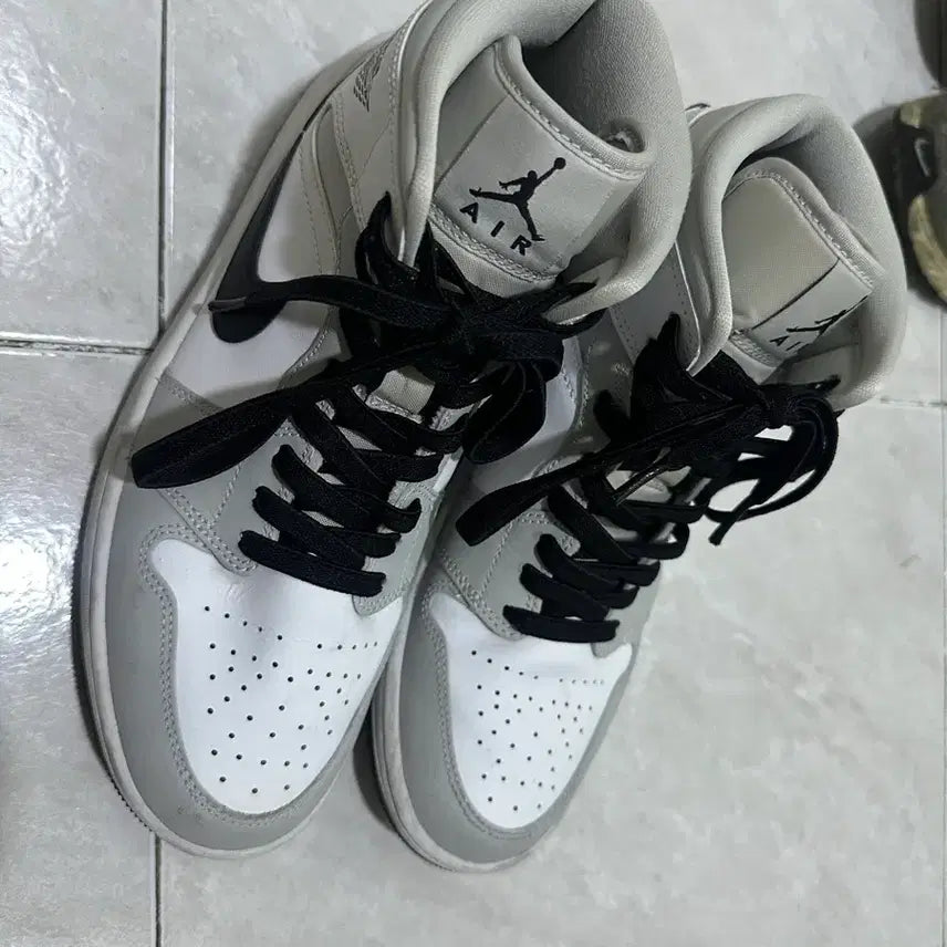 [BUNJANG] Jordan 1 Mid Grey Fog (265mm) / W 조던1 미드 그레이 포그 265