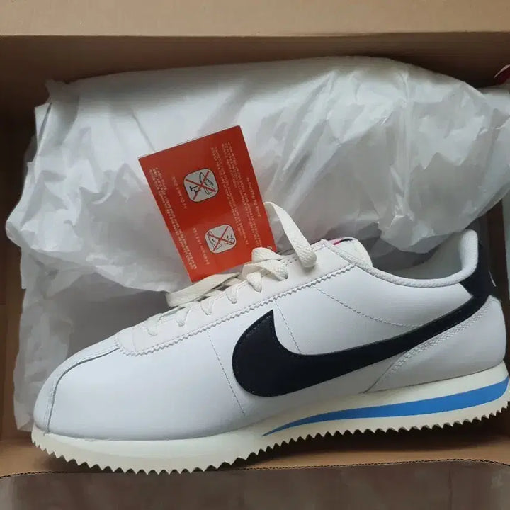 [BUNJANG] Nike Cortez White and Black 275mm Sealed / 나이키 Nike 코르테즈 화이트 앤 블랙 275mm (미개봉 새 제품)