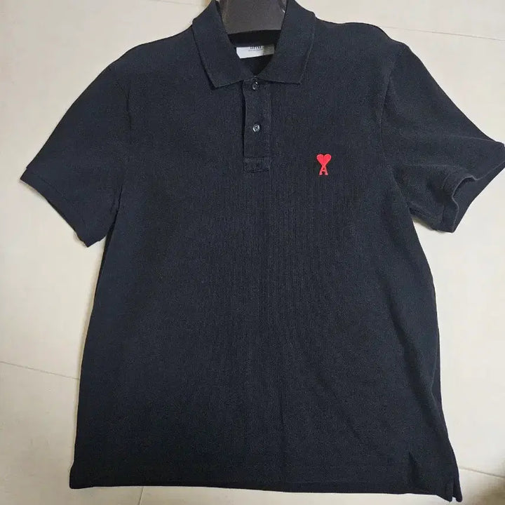[BUNJANG] AMI Alexandre Mattiussi Black Heart Logo Short Sleeve Polo Shirt / 아미 블랙 하트 폴로셔츠 (반팔 카라티 95사이즈)