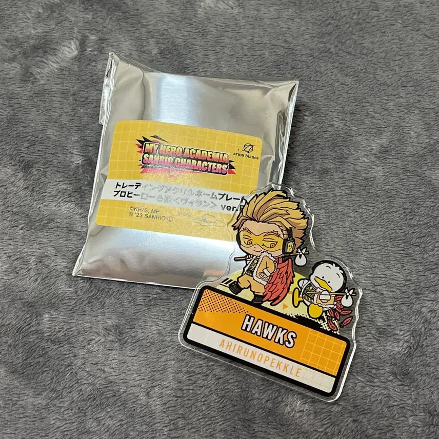 [BUNJANG] My Hero Academia Hawks Sanrio Collaboration Acrylic Name Tag / 나의히어로아카데미아 나히아 호크스 산리오 콜라보 아크릴 명찰
