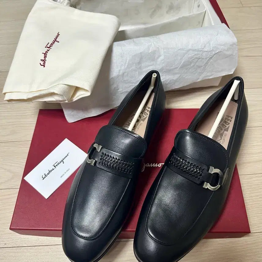 [BUNJANG] Salvatore Ferragamo Gancini Men&