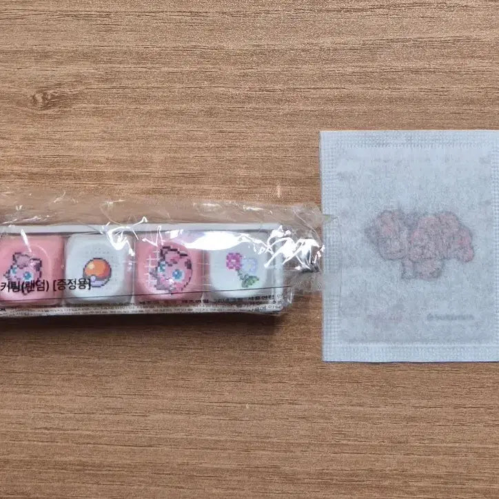 [BUNJANG] Tony Moly Pikachu Keycap Keyring + Colorgram Ninetales Sticker Set / 토니모리 포켓몬 푸린 키캡키링+컬러그램 포켓몬 띠부씰 식스테일