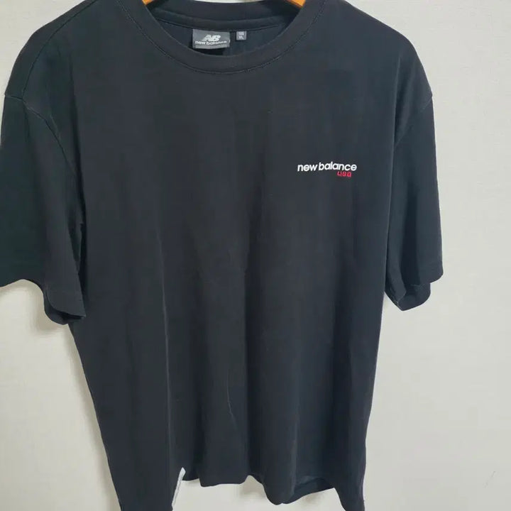 [BUNJANG] New Balance Essential Back Big Logo Short Sleeve T-Shirt Black XL / [XL/105] 뉴발란스 에센셜 등판 빅로고 반팔티 블랙 (USA 로고)