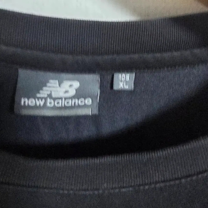 [BUNJANG] New Balance Essential Back Big Logo Short Sleeve T-Shirt Black XL / [XL/105] 뉴발란스 에센셜 등판 빅로고 반팔티 블랙 (USA 로고)