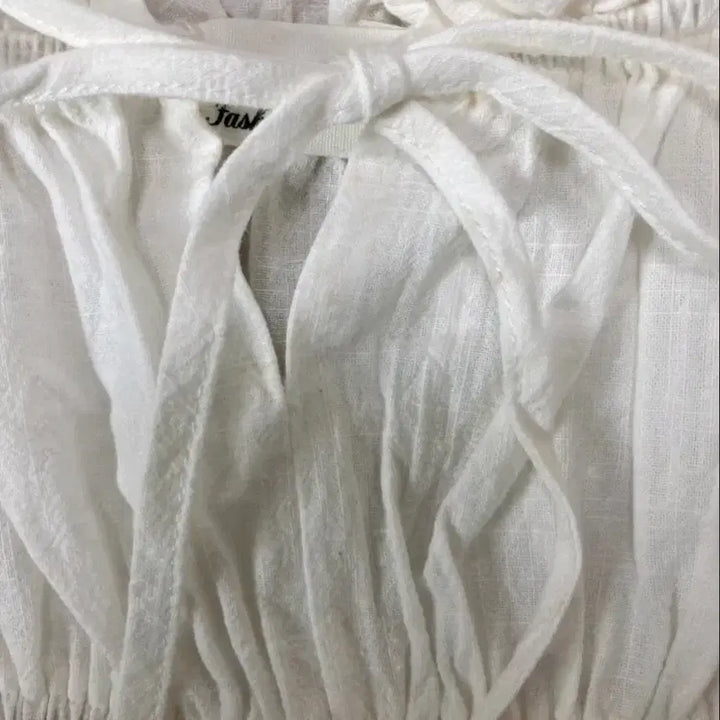 [BUNJANG] White Frill Strap Sleeveless Top / 화이트 프릴 끈 나시