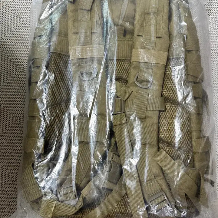 [BUNJANG] AUMENTAR 35L Khaki Military Backpack (Unisex) / AUMENTAR 35L 카키색 밀리터리 백팩 (남녀공용)