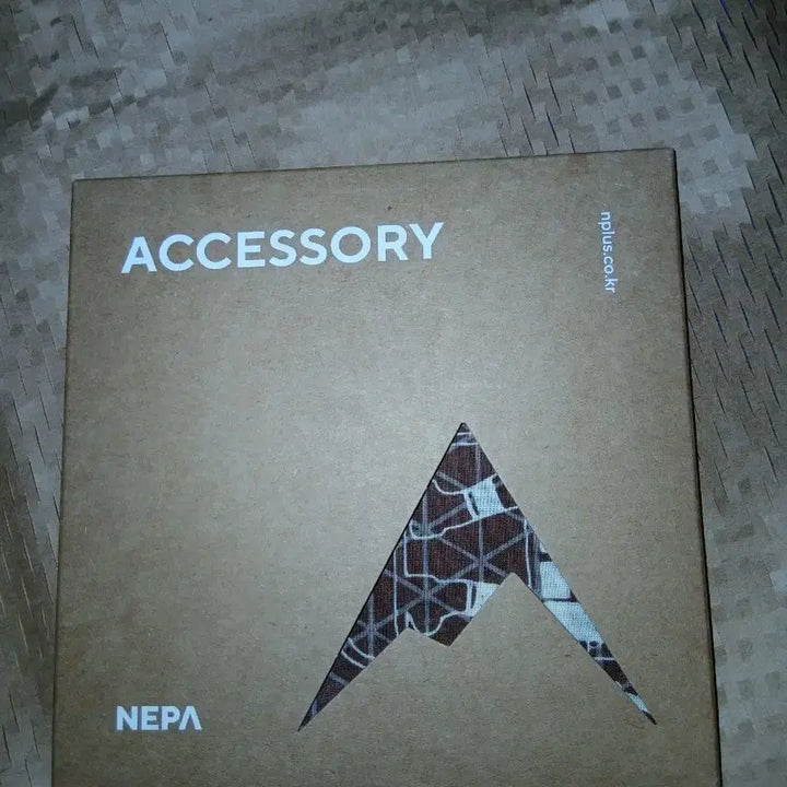 [BUNJANG] NEPA x Lawn Chair Collaboration Bandana Brown / NEPA공용 론체어 콜라보 반다나BROWN  미개봉새상품