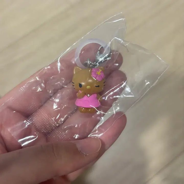 [BUNJANG] Hello Kitty Tanning Kitty Mejirushi Keyring / 헬로키팅 태닝키티 메지루시