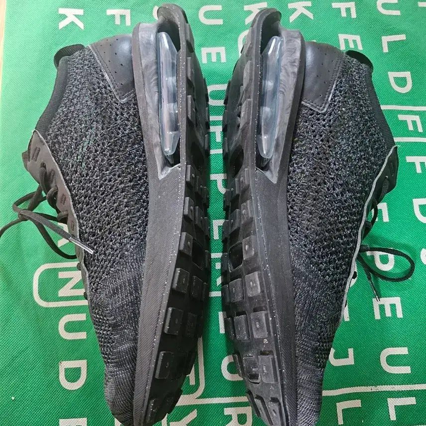 [BUNJANG] Nike Air Max Flyknit Racer Black / 나이키 에어맥스 플라이니트 레이서 블랙 275
