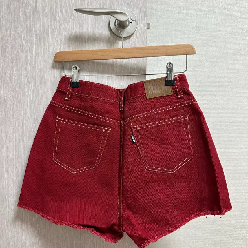 [BUNJANG] MSCHF Burgundy Cut-off Hem Shorts / 미스치프 버건디 반바지