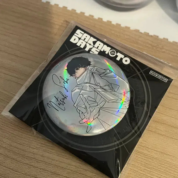 [BUNJANG] Sakamoto Days Seba Natsuki Hologram Can Badge / 사카모토 데이즈 세바 나츠키 홀로그램 캔뱃지