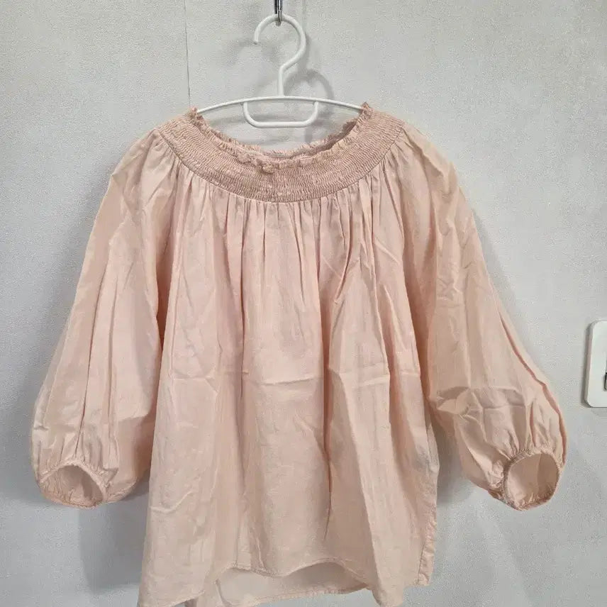 [BUNJANG] Ban.eike Smoke Shirring Blouse / 반에이크 스모크셔링 블라우스