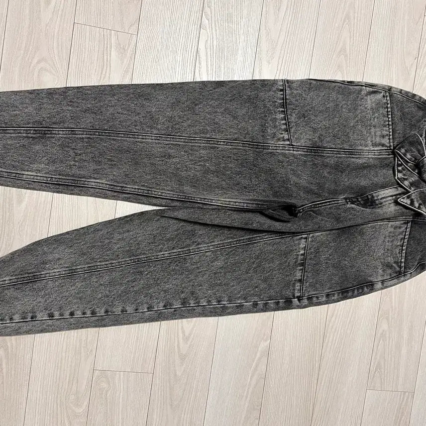[BUNJANG] Iro High-Waisted Black Washed Denim Jeans Size 36 / Iro 이로 하이웨이스트 블랙 워싱 데님36
