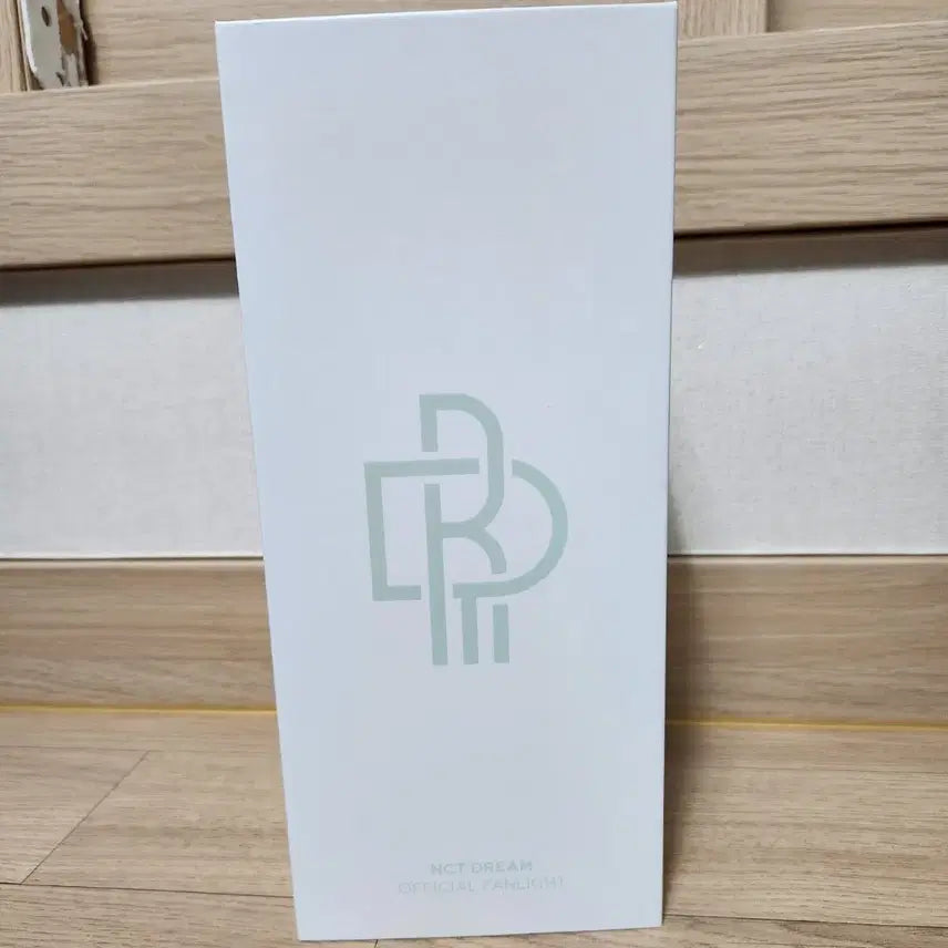 [BUNJANG] NCT DREAM Official Light Stick (New Version) / 엔시티 드림 nct dream 응원봉 믐뭔봄 뉴믐 판매