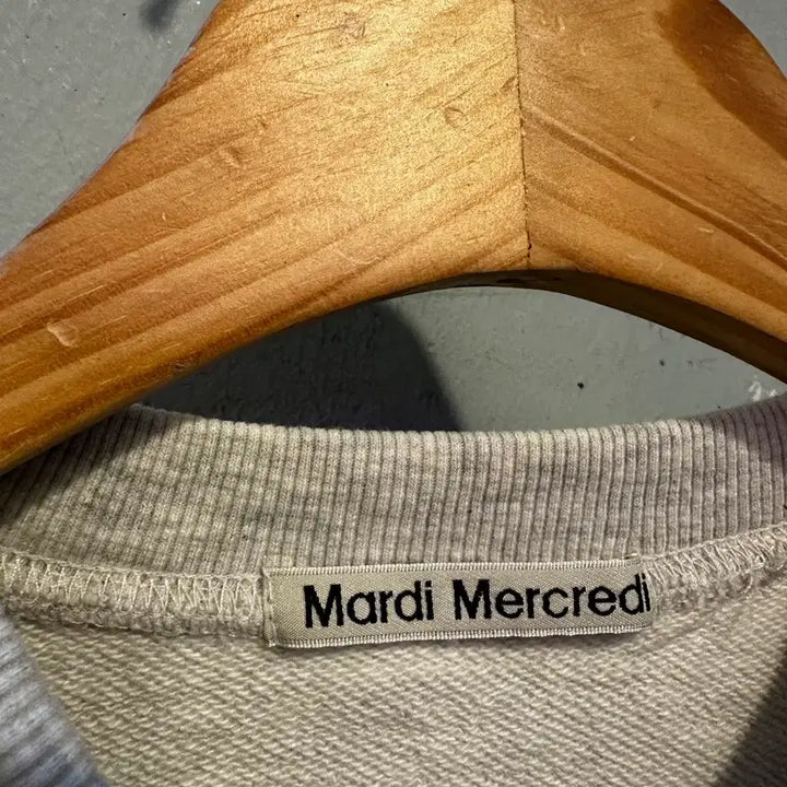 [BUNJANG] Mardi Mercredi Authentic Sweatshirt / 마르디메크르디 정품 맨투맨