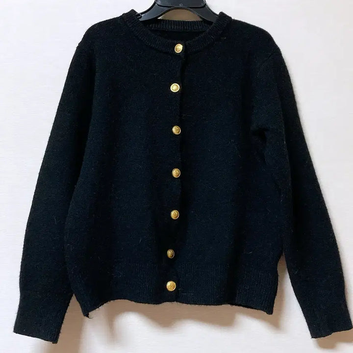[BUNJANG] Page Flynn Black Gold Button Cardigan / 페이지플린 블랙 금장 단추 가디건