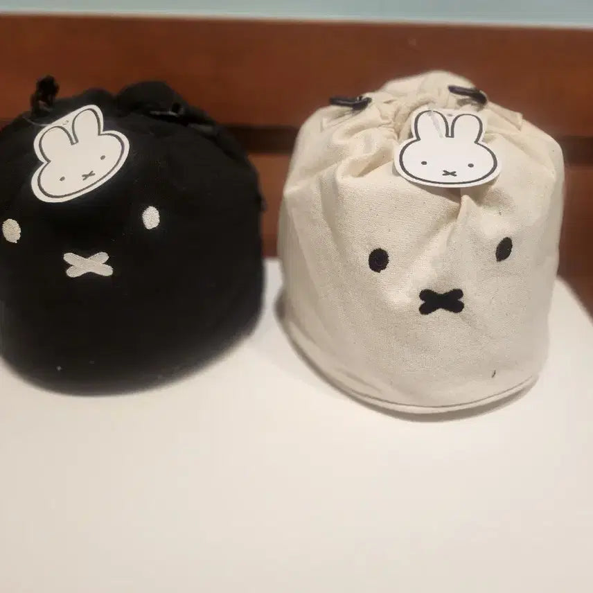 [BUNJANG] Miffy Drawstring Pouch Black/Ivory / 미피 복조리 파우치 블랙/아이보리