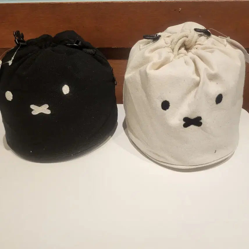 [BUNJANG] Miffy Drawstring Pouch Black/Ivory / 미피 복조리 파우치 블랙/아이보리