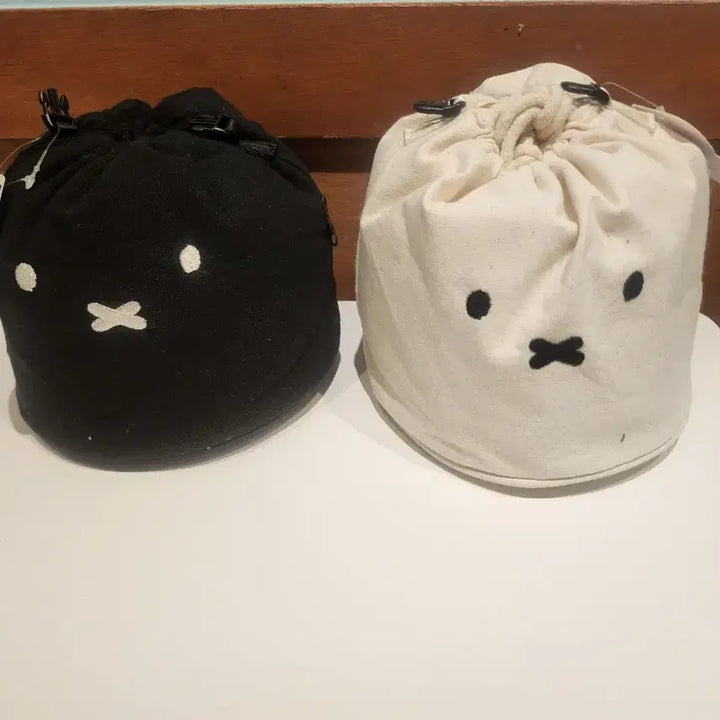 [BUNJANG] Miffy Drawstring Pouch Black/Ivory / 미피 복조리 파우치 블랙/아이보리