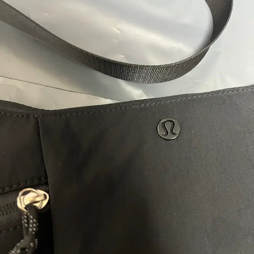 [BUNJANG] Lululemon Crossbody Bag / 룰루레몬크로스백