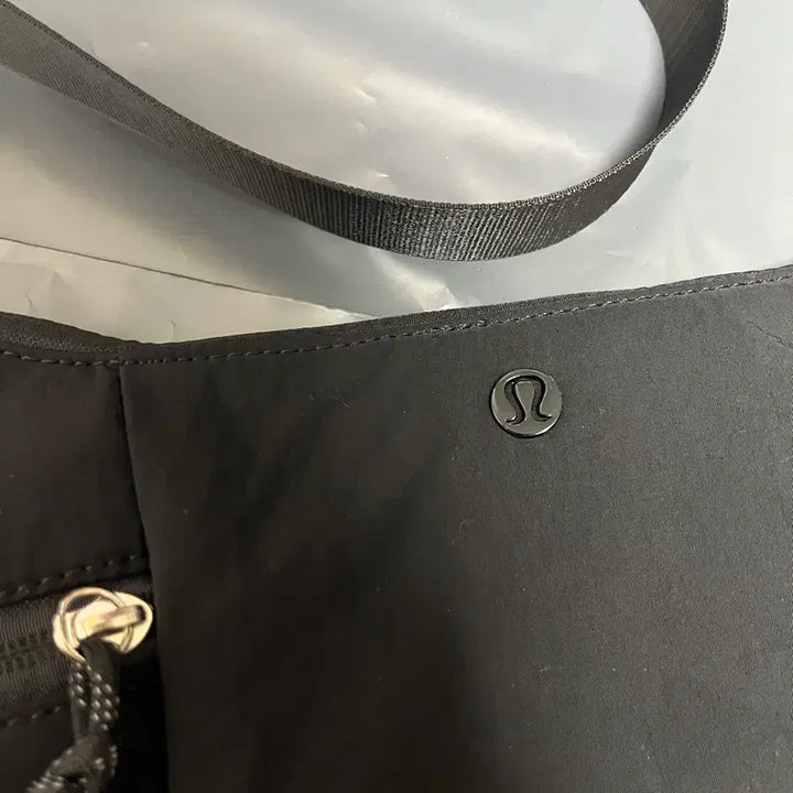 [BUNJANG] Lululemon Crossbody Bag / 룰루레몬크로스백